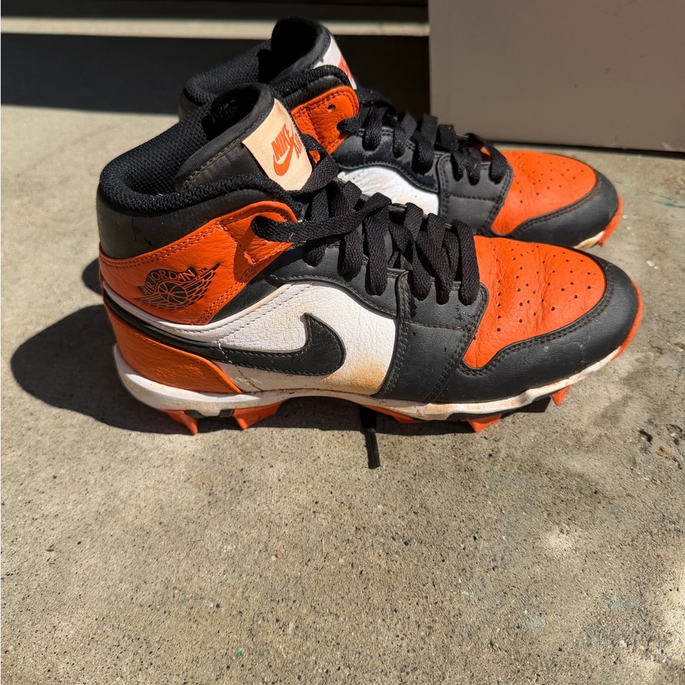Jordan’s 1 football or baseball cleats orange and black - Picture 3 of 4